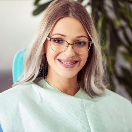 What issues can fixed braces solve?